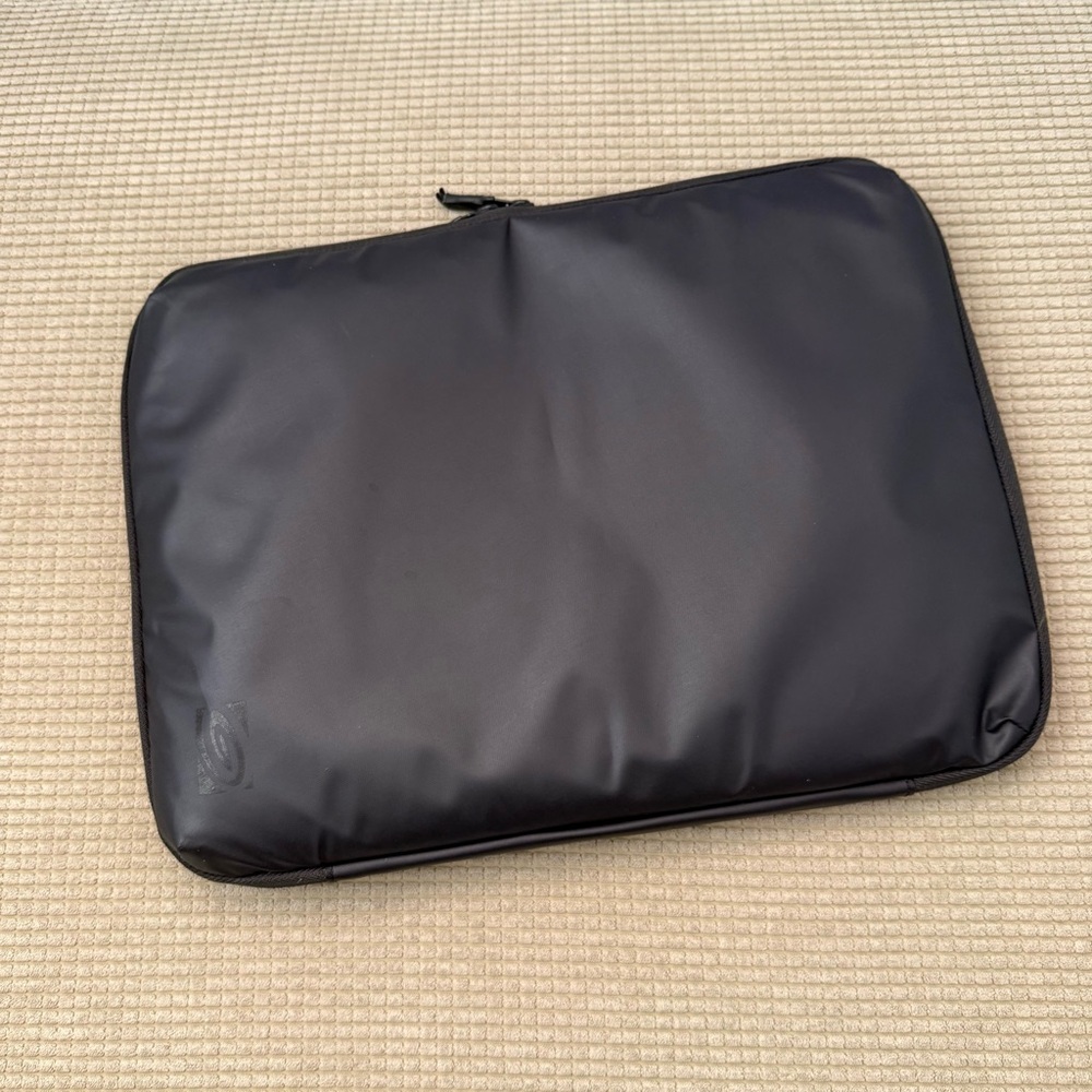 Timbuk2 Midnight Black Laptop Sleeve - Picture 2 of 5